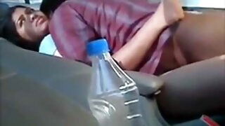 পালঙ্ক উপর একটি xxx চুদা ছেলেবন্ধুর সাথে.