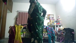 বড় সুন্দরী মহিলা চুদাচুদির xxx পোঁদ বড়ো মাই